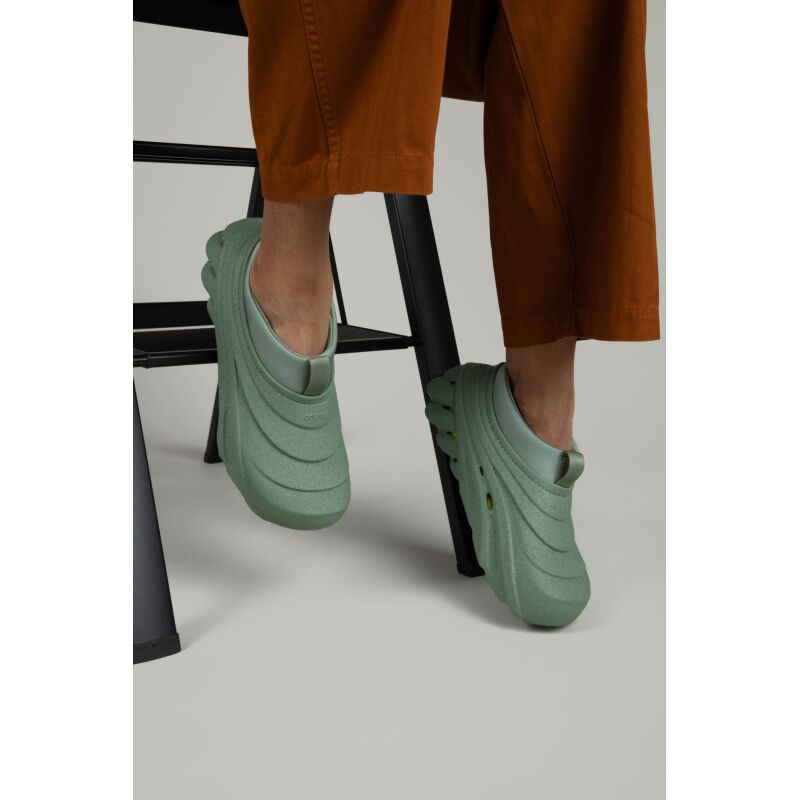 Crocs™ Echo Sand Storm Moss