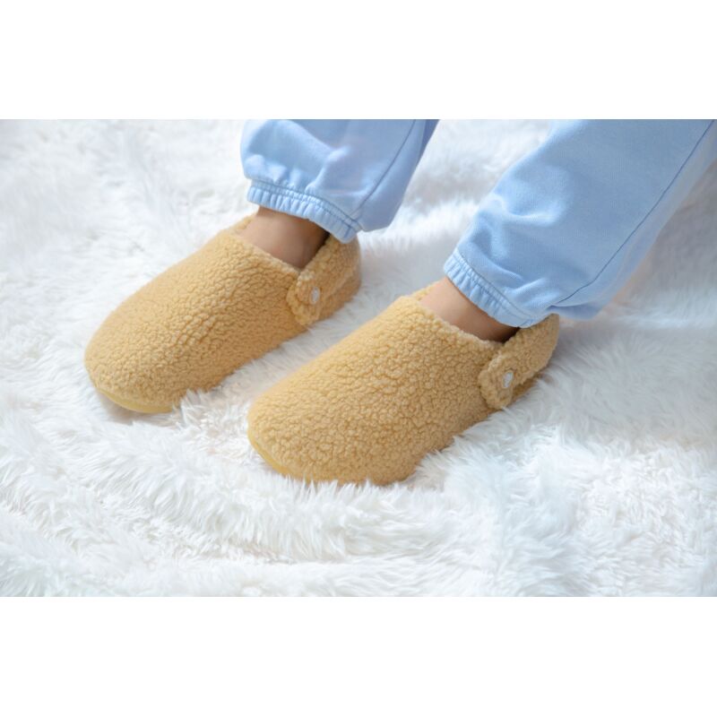 Crocs™ Classic Cozzzy Slipper Wheat