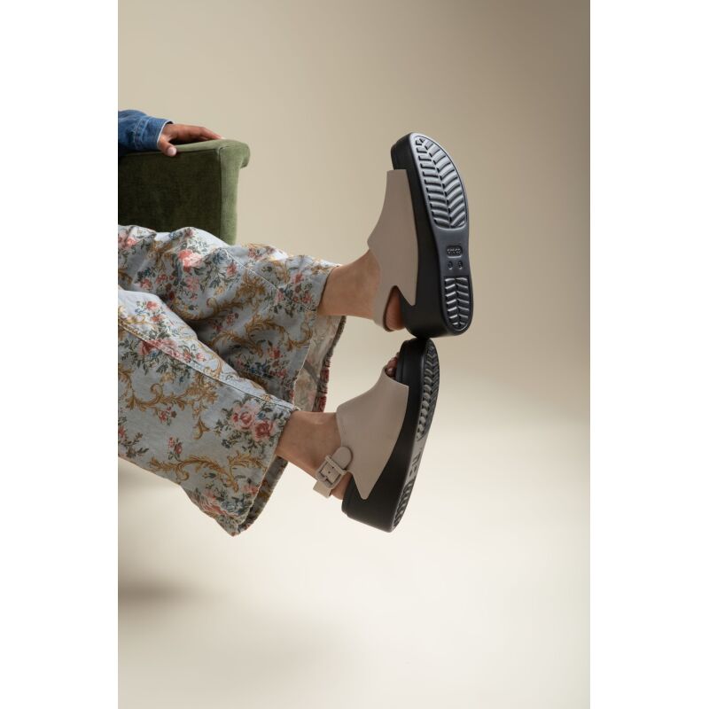 Crocs™ Dylan Platform Slide Women's Black/Dulcé